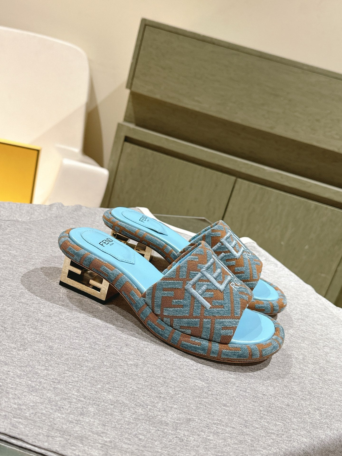 FENDI 26S HIGH SANDALS IN BLUE AND BROWN FABRIC