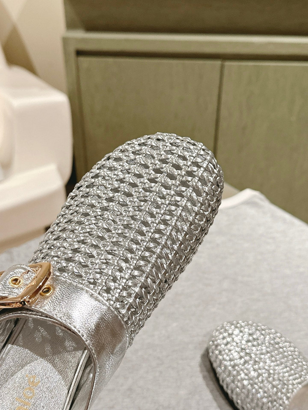 CHLOÉ 26S WOVEN MULES IN SILVER CALFSKIN