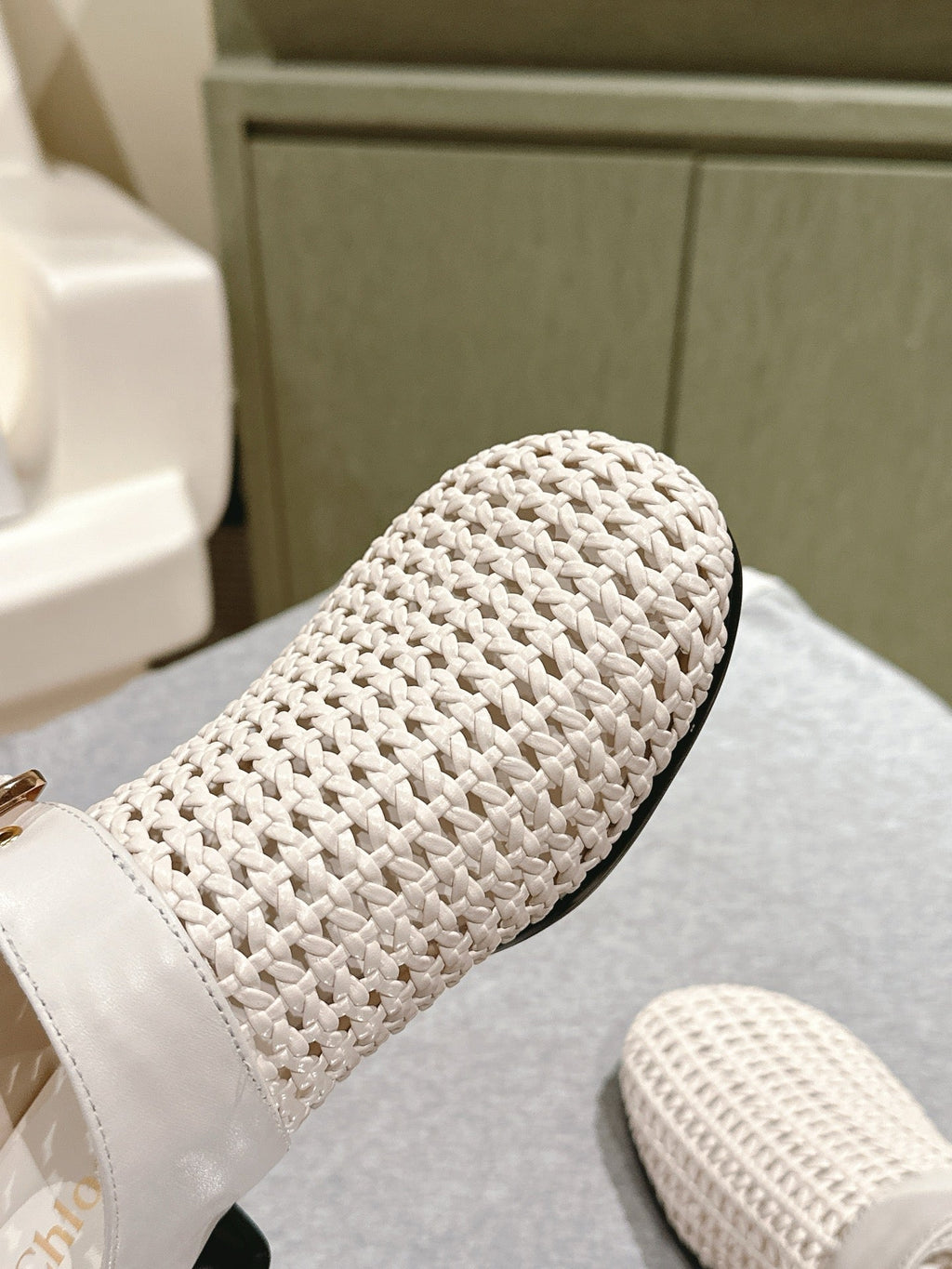 CHLOÉ 26S WOVEN MULES IN LIGHT BEIGE CALFSKIN