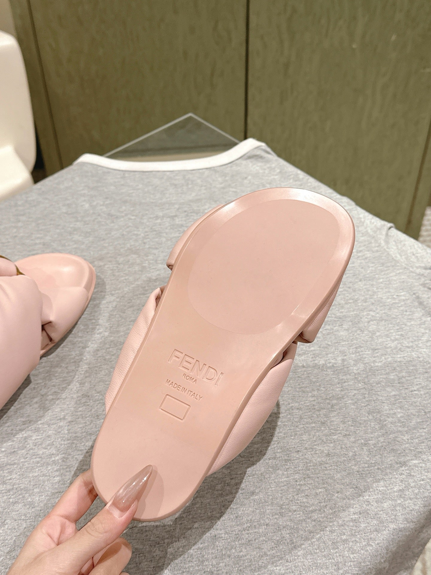 FENDI 26S WIDE CROSS-STRAP SANDALS IN LIGHT PINK LAMBSKIN