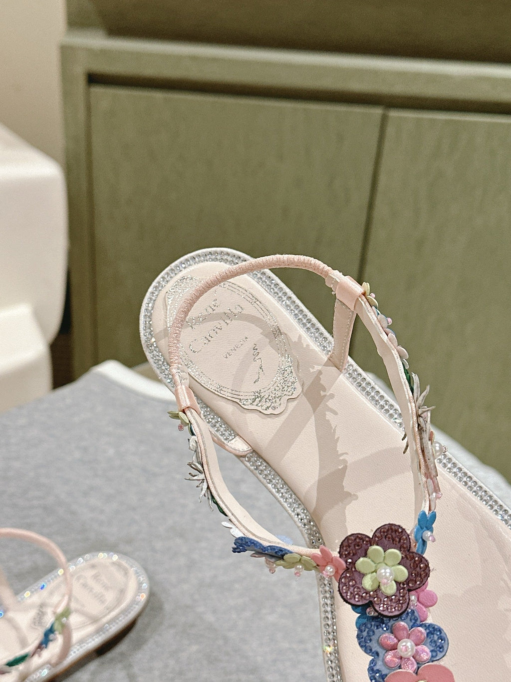 RENE CAOVILLA 26S THONG SANDALS IN NUDE PINK LAMBSKIN FLORAL EMBELLISHED STRAP