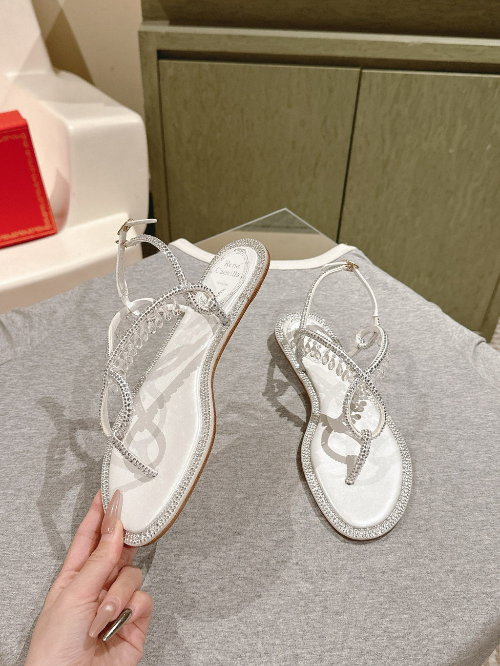RENE CAOVILLA 26S THONG SANDALS IN WHITE LAMBSKIN CRYSTAL EMBELLISHED STRAP