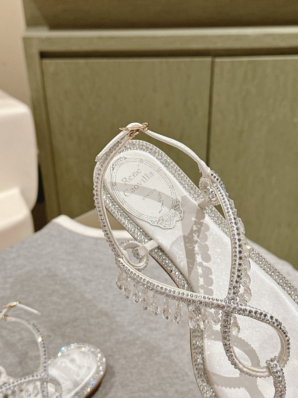 RENE CAOVILLA 26S THONG SANDALS IN WHITE LAMBSKIN CRYSTAL EMBELLISHED STRAP