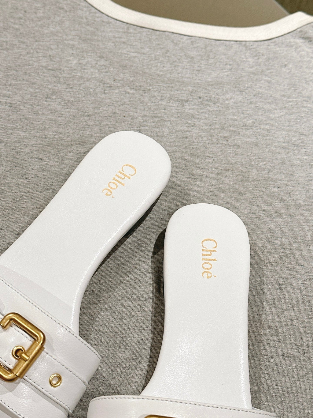 CHLOÉ 26S SLIDE SANDALS IN WHITE LAMBSKIN