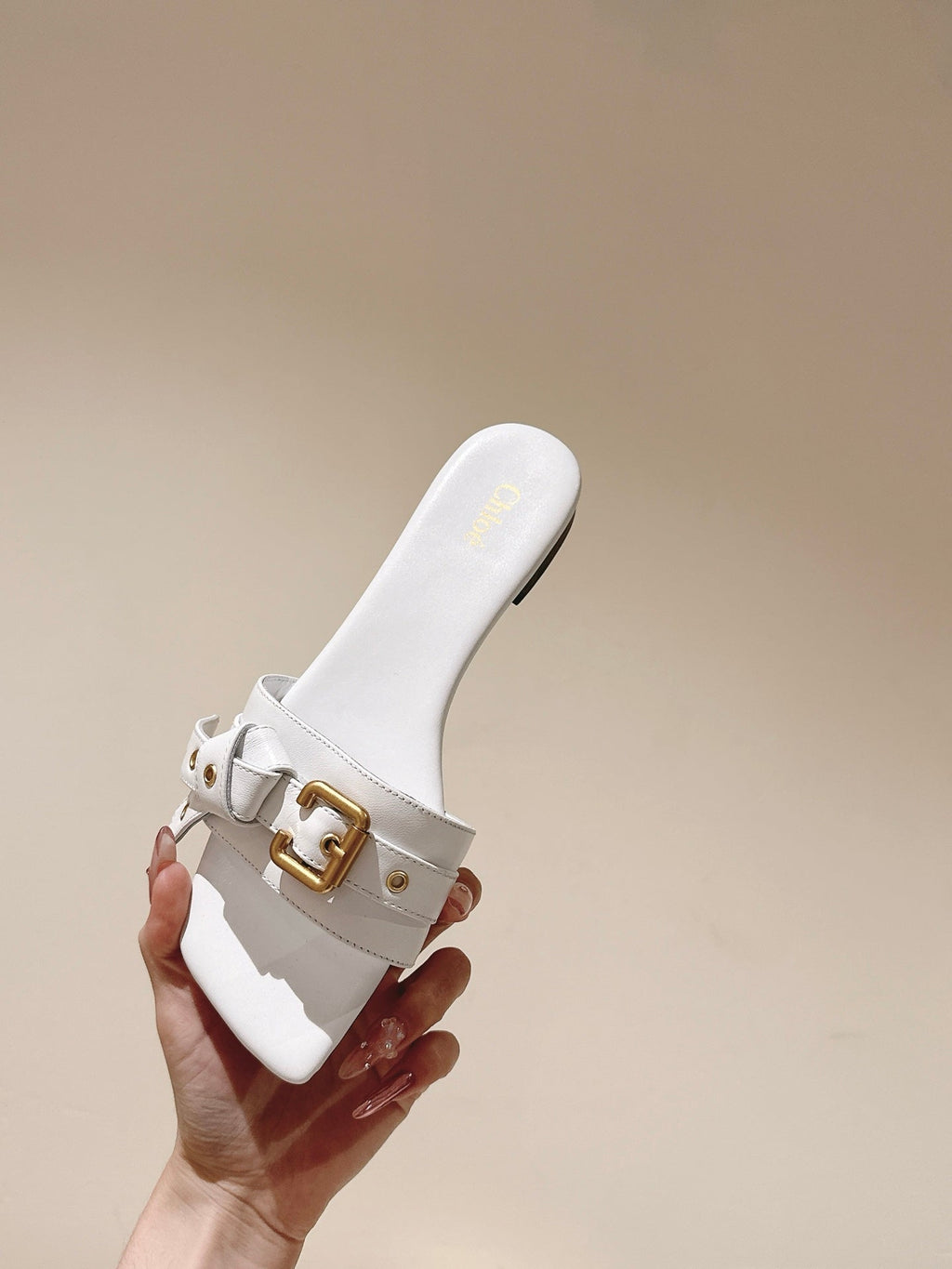 CHLOÉ 26S SLIDE SANDALS IN WHITE LAMBSKIN