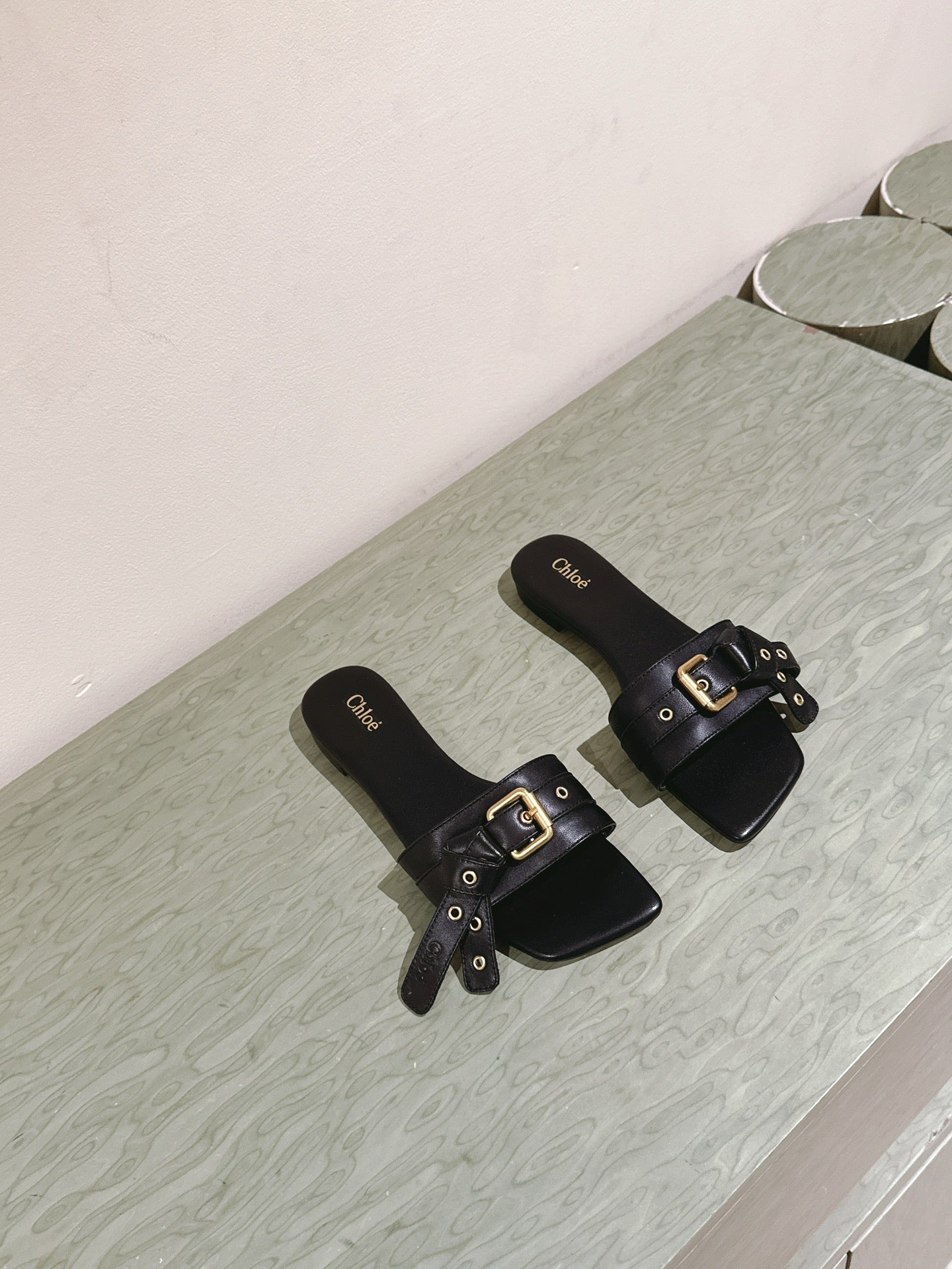 CHLOÉ 26S SLIDE SANDALS IN BLACK LAMBSKIN