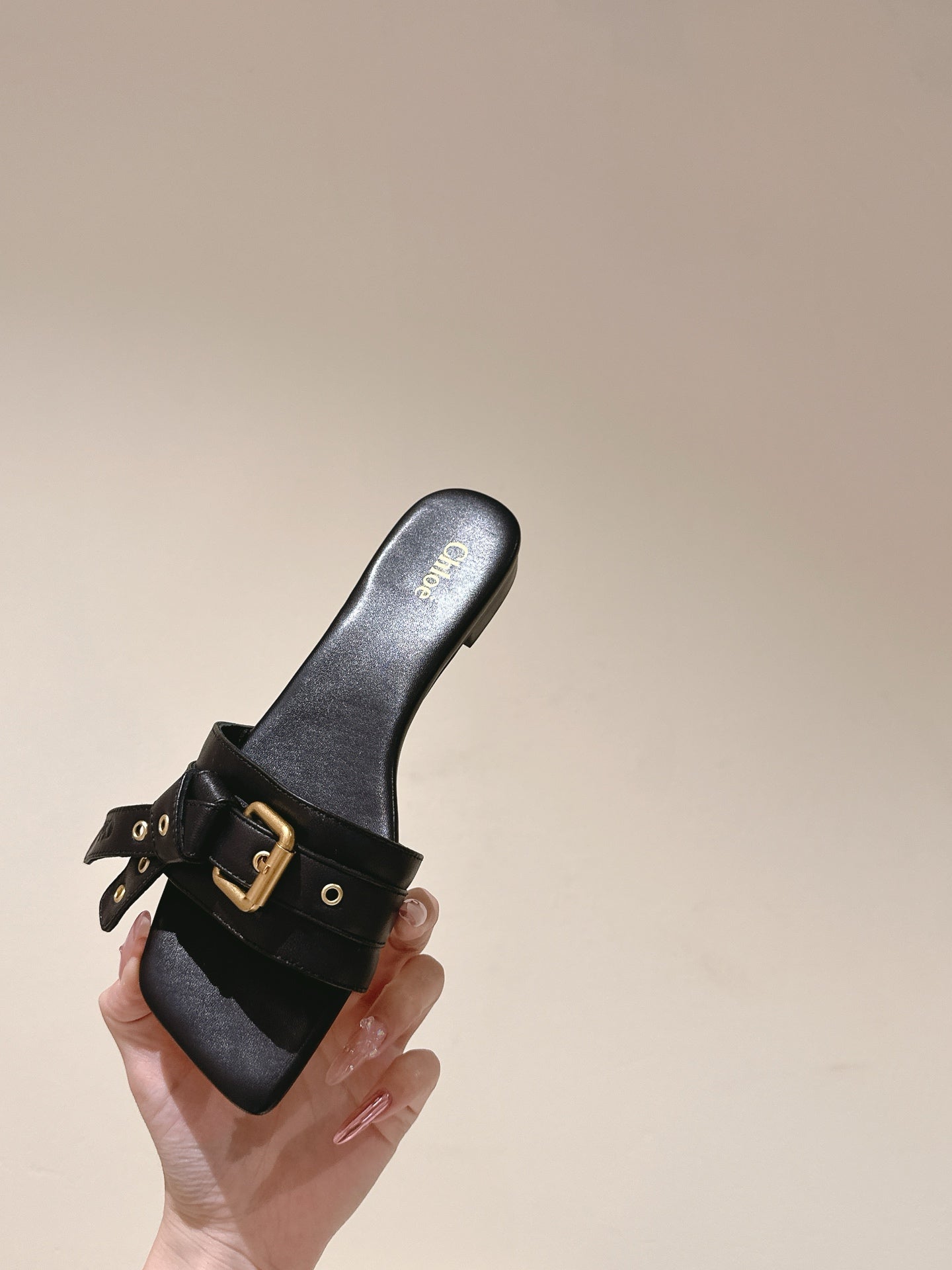 CHLOÉ 26S SLIDE SANDALS IN BLACK LAMBSKIN
