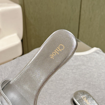 CHLOÉ 26S SLIDE SANDALS IN SILVER LAMBSKIN