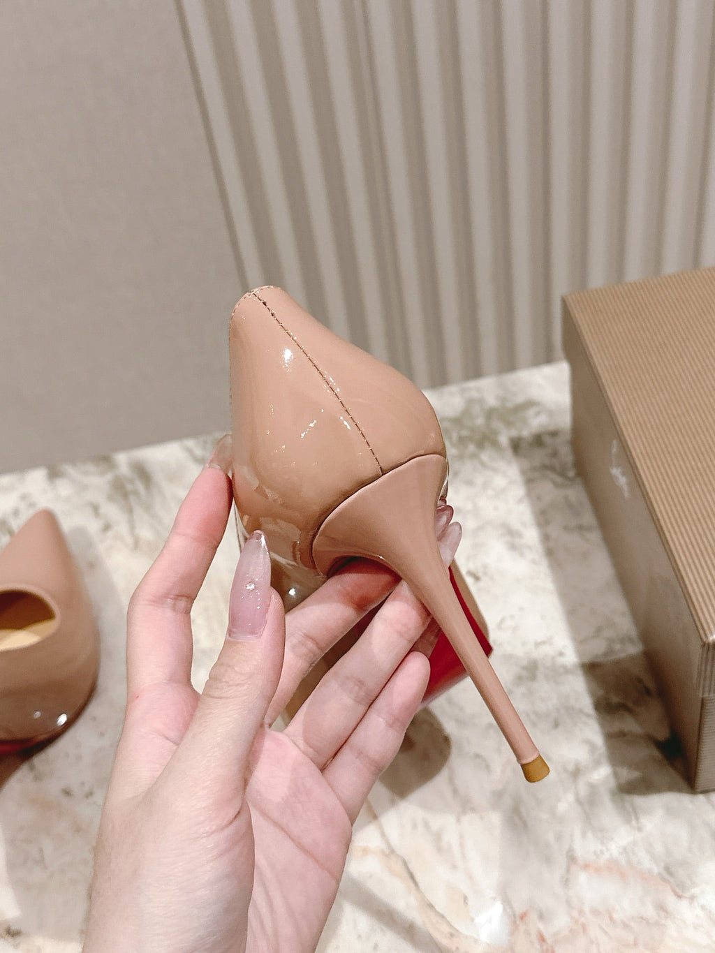 SPORTY KATE PUMPS 95MM IN BEIGE GLOSSY CALFSKIN