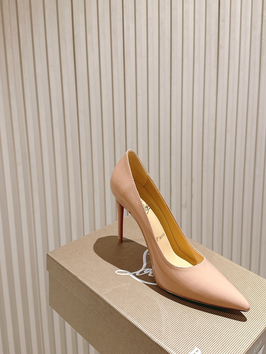 SPORTY KATE PUMPS 95MM IN BEIGE GLOSSY CALFSKIN