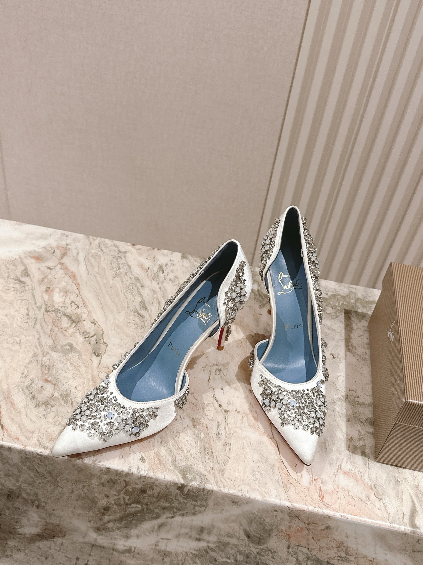STUDDED RHINESTONE IRIZA PUMPS 105MM IN WHITE SATIN