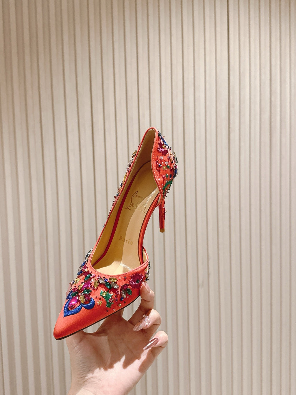 COLORFUL EMBROIDERED IRIZA PUMPS 105MM IN CORAL SATIN