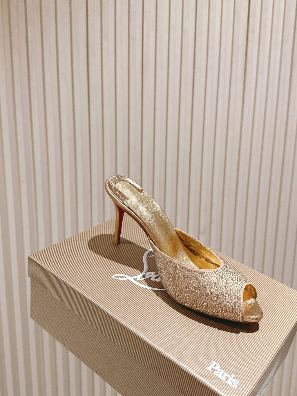 DOLLY STRASS SOLE SLIDE SANDALS 85MM IN GOLD-TONE CALFSKIN