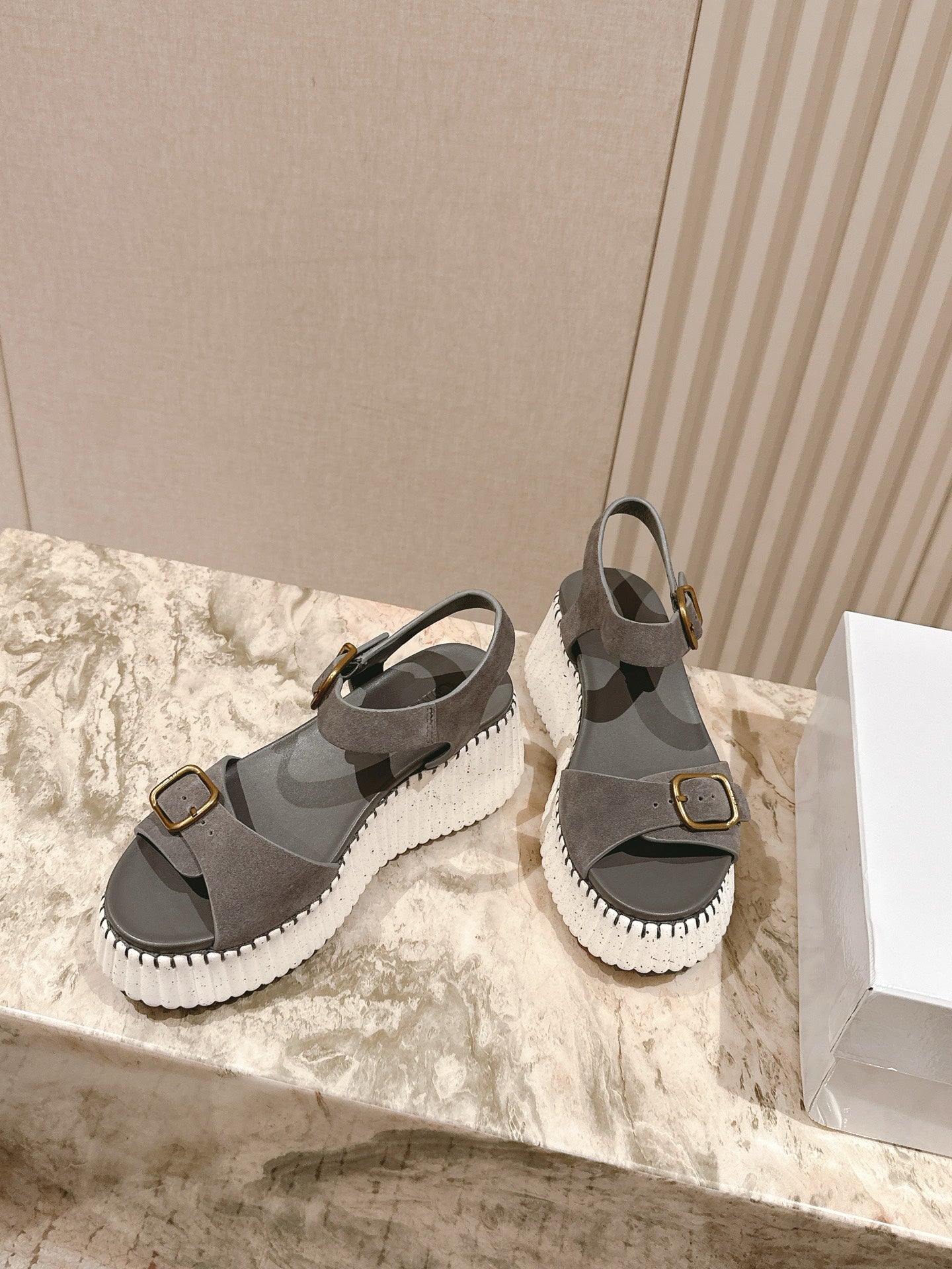 CHLOÉ 26S HIGH-HEELED SANDALS IN GREY LAMBSKIN AND SUEDE