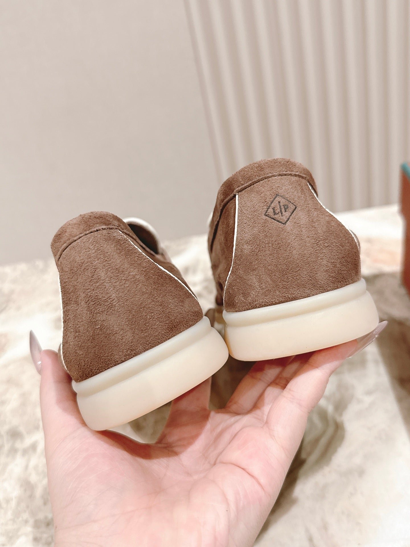 LP LOAFERS 25S IN LIGHT BROWN SUEDE WITH SILVER HARDWARE