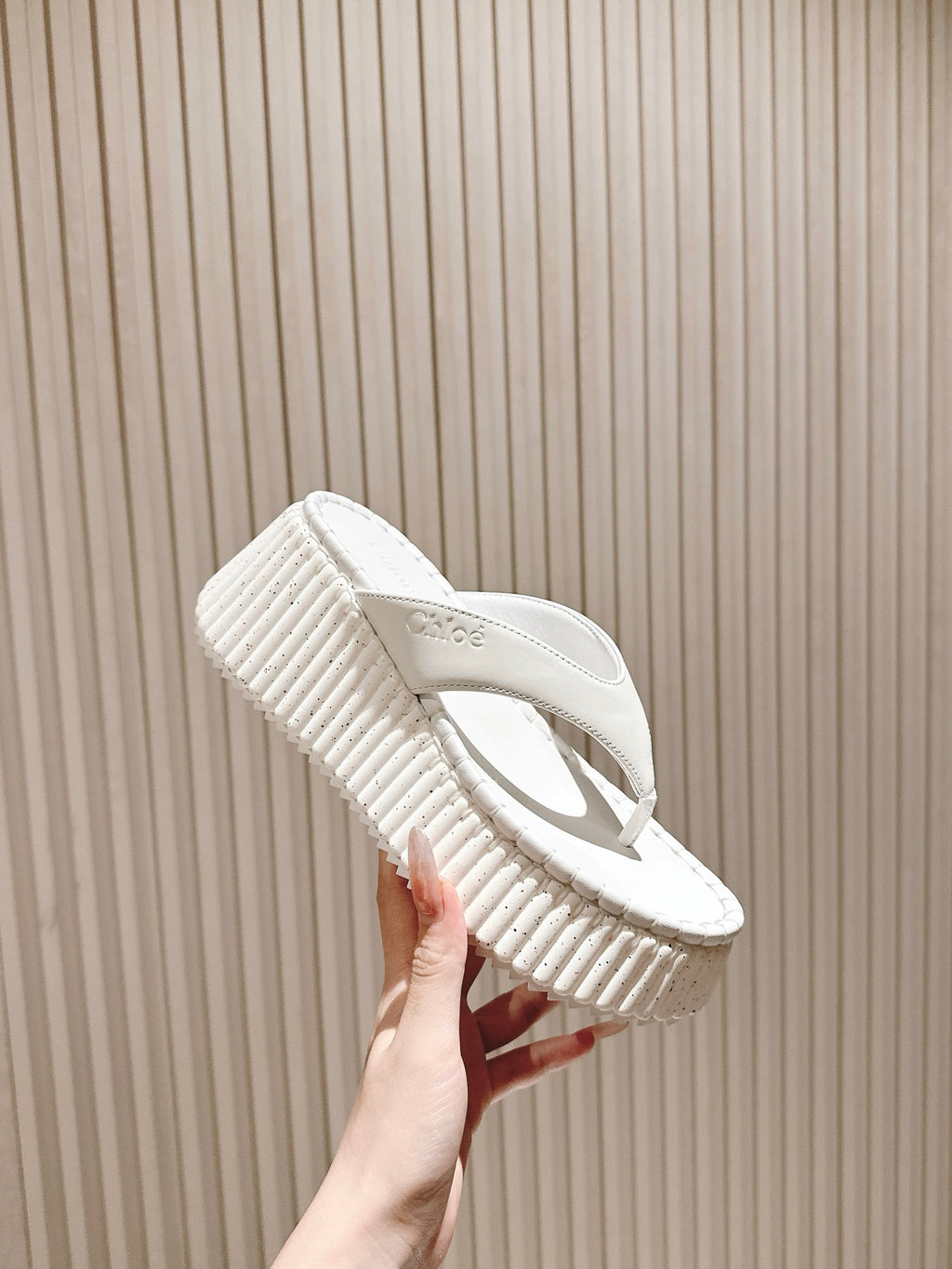 CHLOÉ 26S PLATFORM FLIP-FLOPS IN WHITE LAMBSKIN