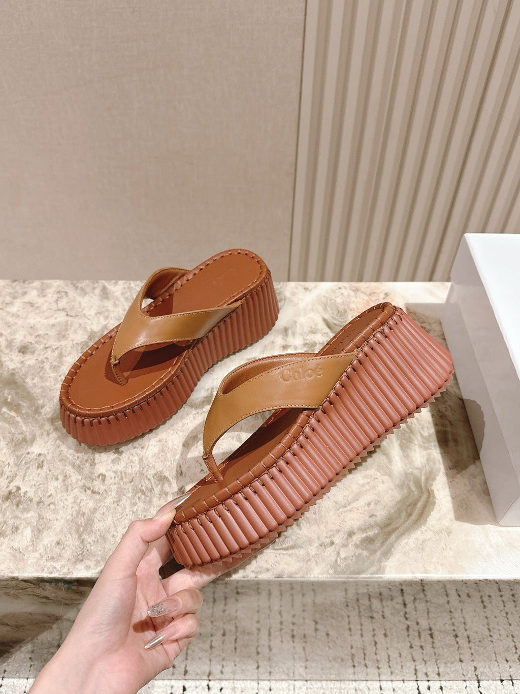 CHLOÉ 26S PLATFORM FLIP-FLOPS IN BROWN LAMBSKIN