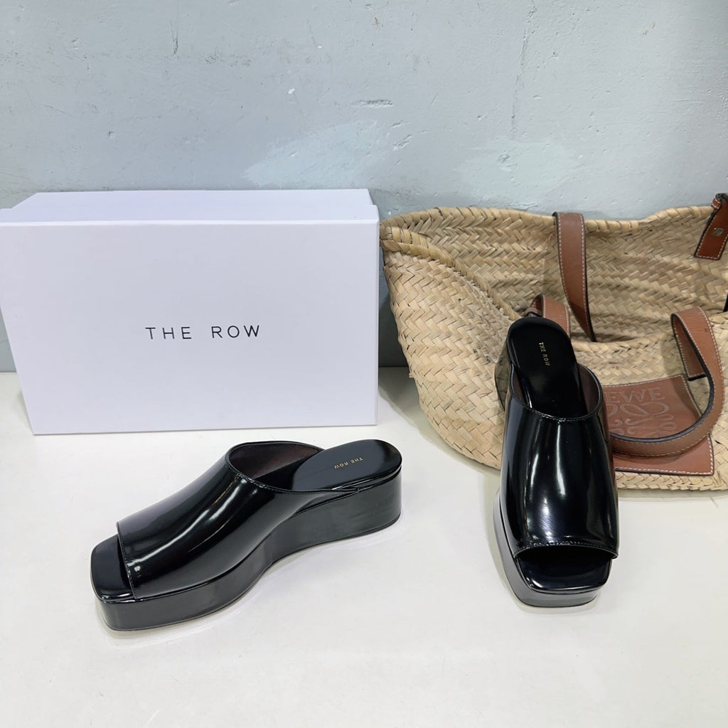 EMI FLATFORM SANDALS IN BLACK SHINY CALFSKIN