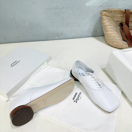 JACQUEMUS 26S LACE-UP FLAT LOAFERS IN WHITE CALFSKIN
