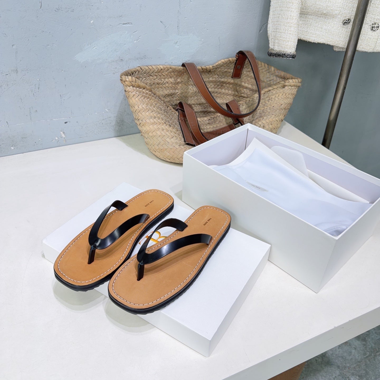 THE ROW 26S THONG SANDALS IN BROWN CALFSKIN BLACK STRAP