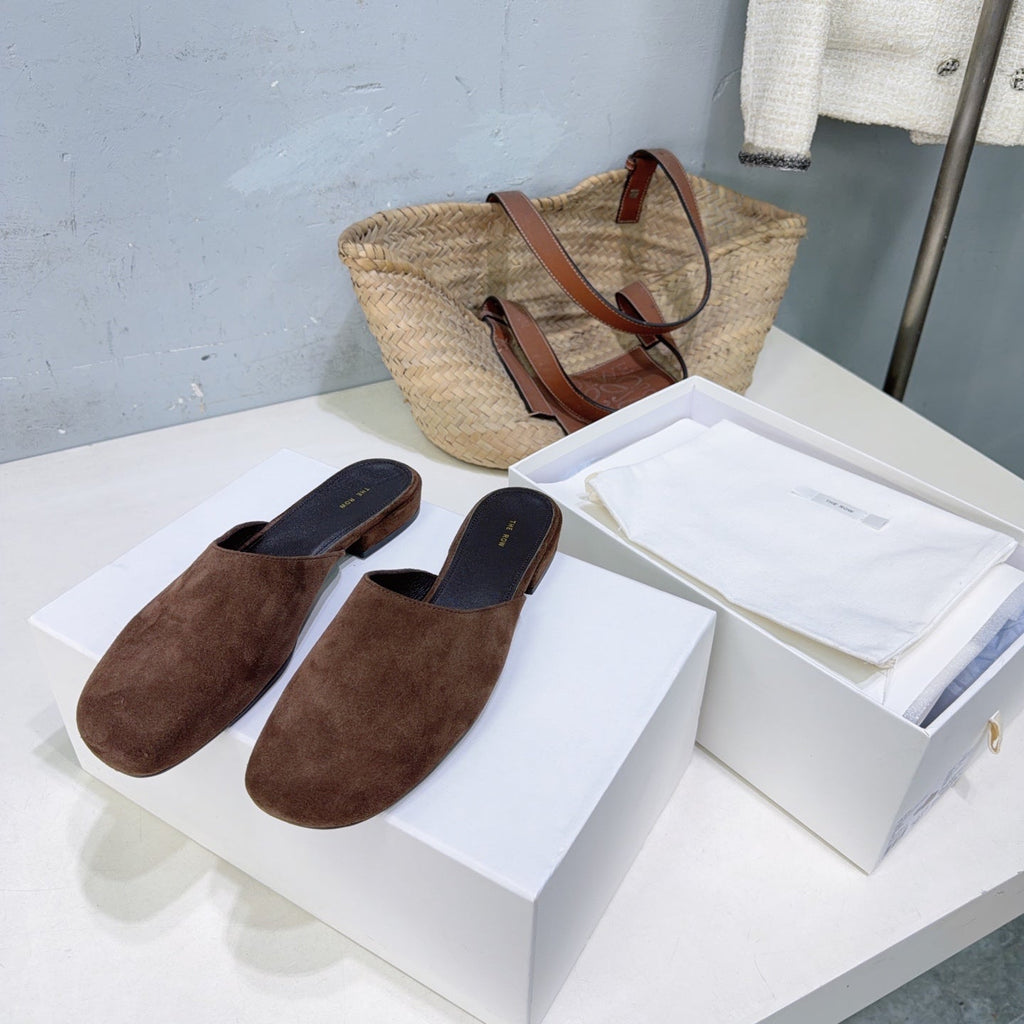 THE ROW 26S ROUND TOE MULES IN CHOCOLATE BROWN SUEDE
