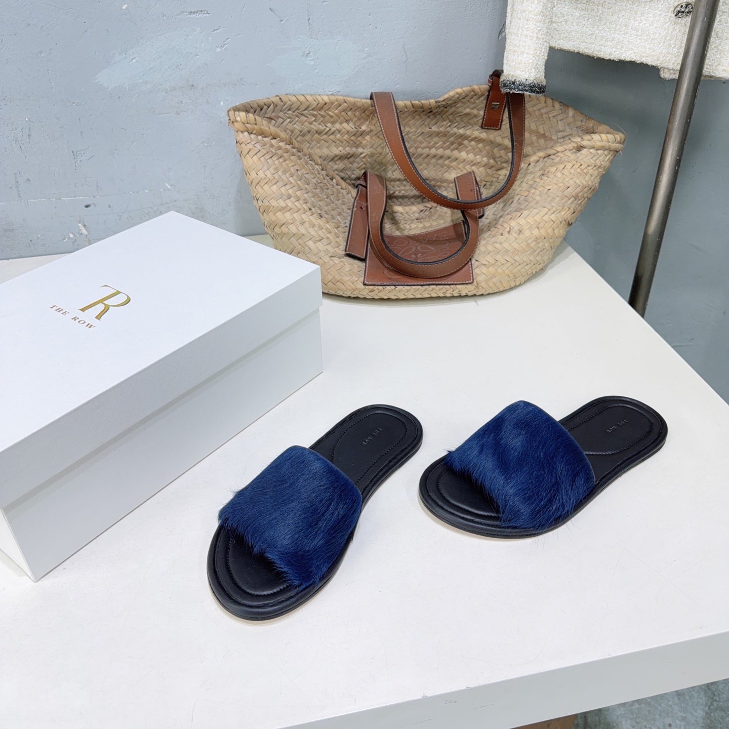 THE ROW 26S SLIDES SANDALS IN BLUE MINK FUR AND BLACK CALFSKIN