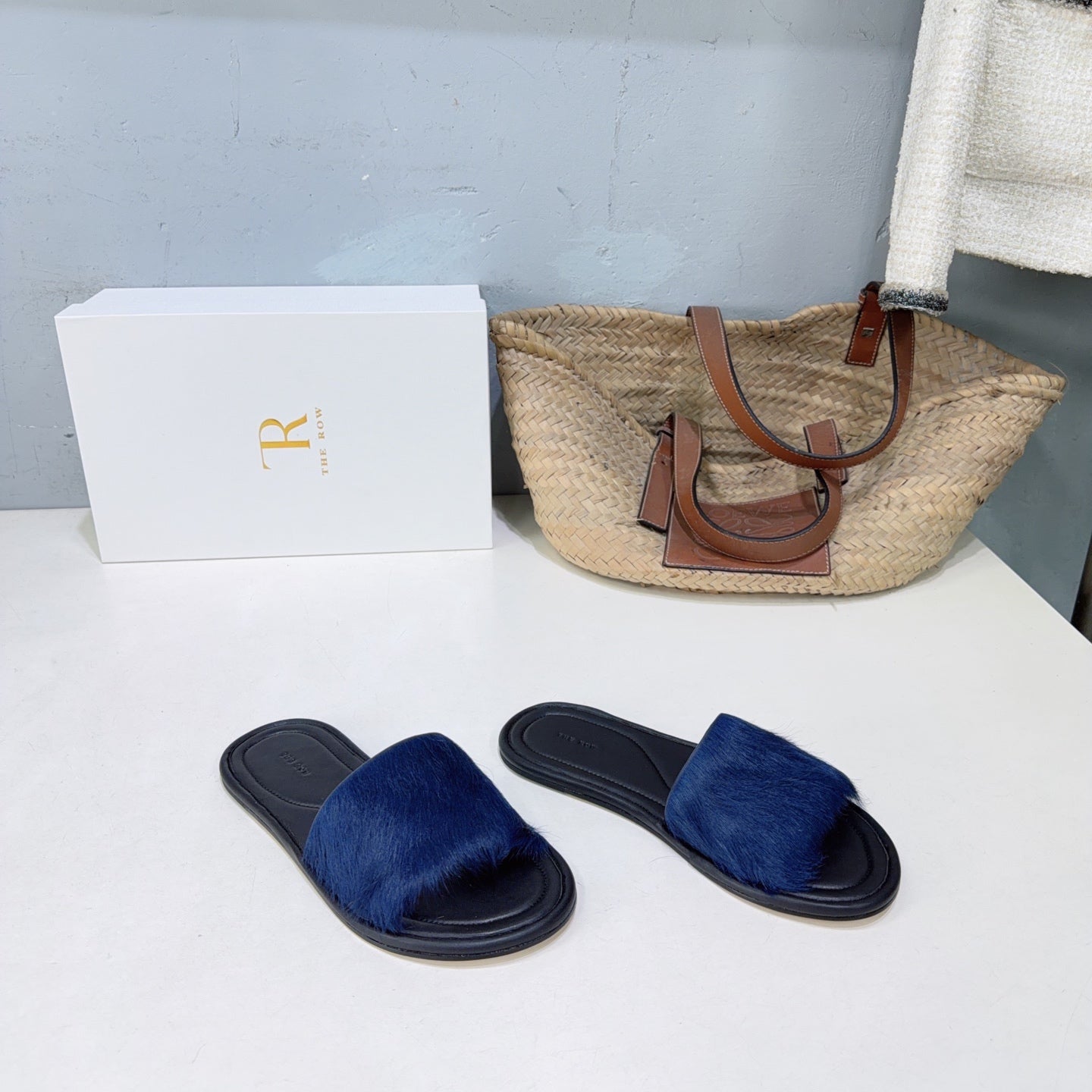 THE ROW 26S SLIDES SANDALS IN BLUE MINK FUR AND BLACK CALFSKIN