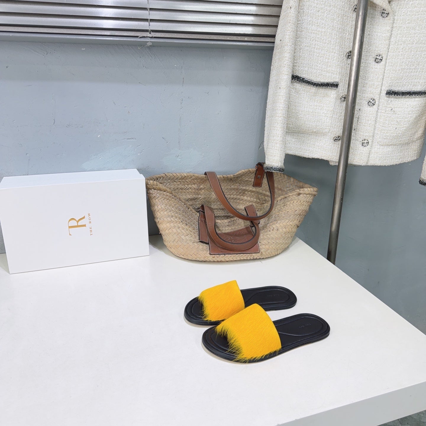 THE ROW 26S SLIDES SANDALS IN YELLOW MINK FUR AND BLACK CALFSKIN