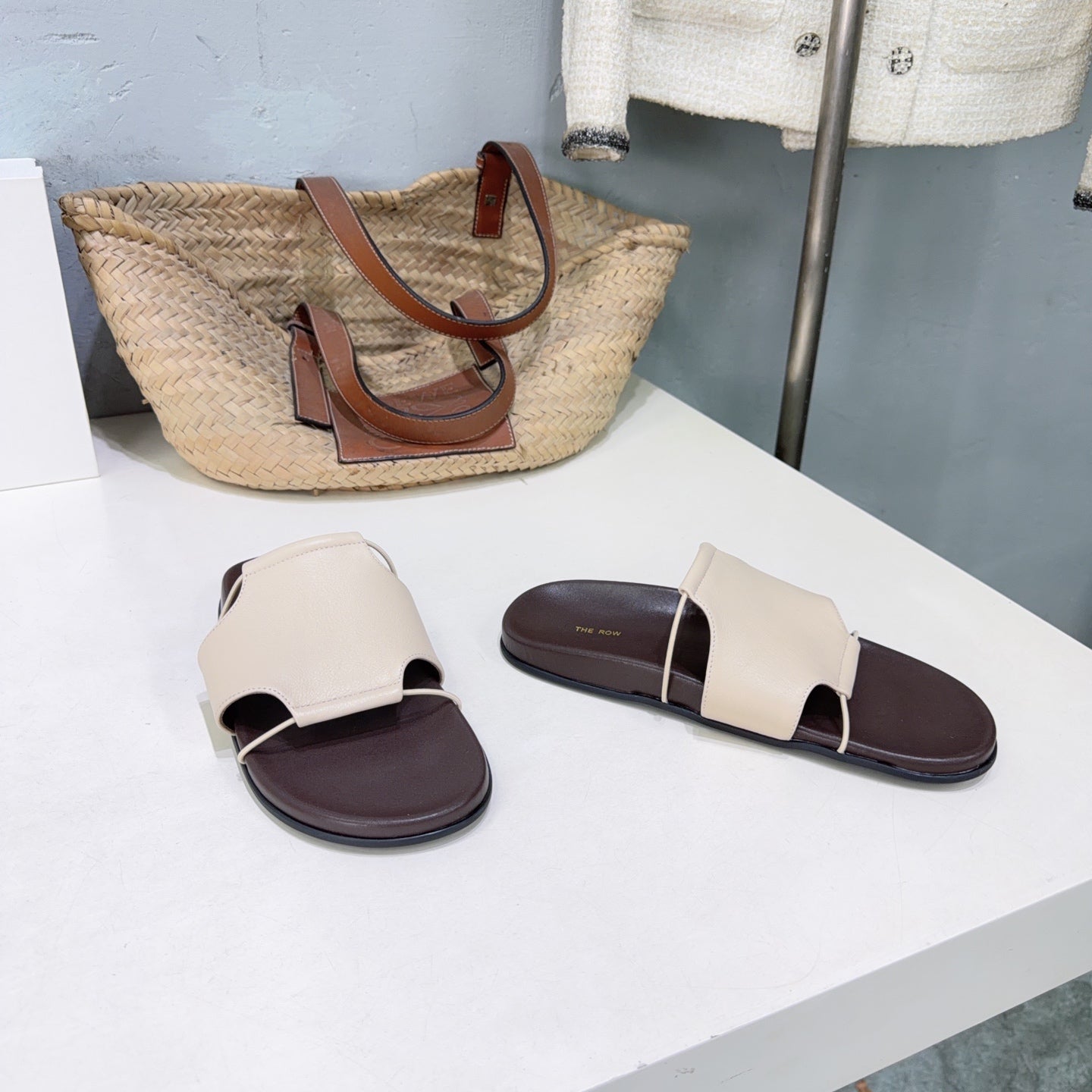 THE ROW 26S STRAP SLIDES IN BEIGE CALFSKIN