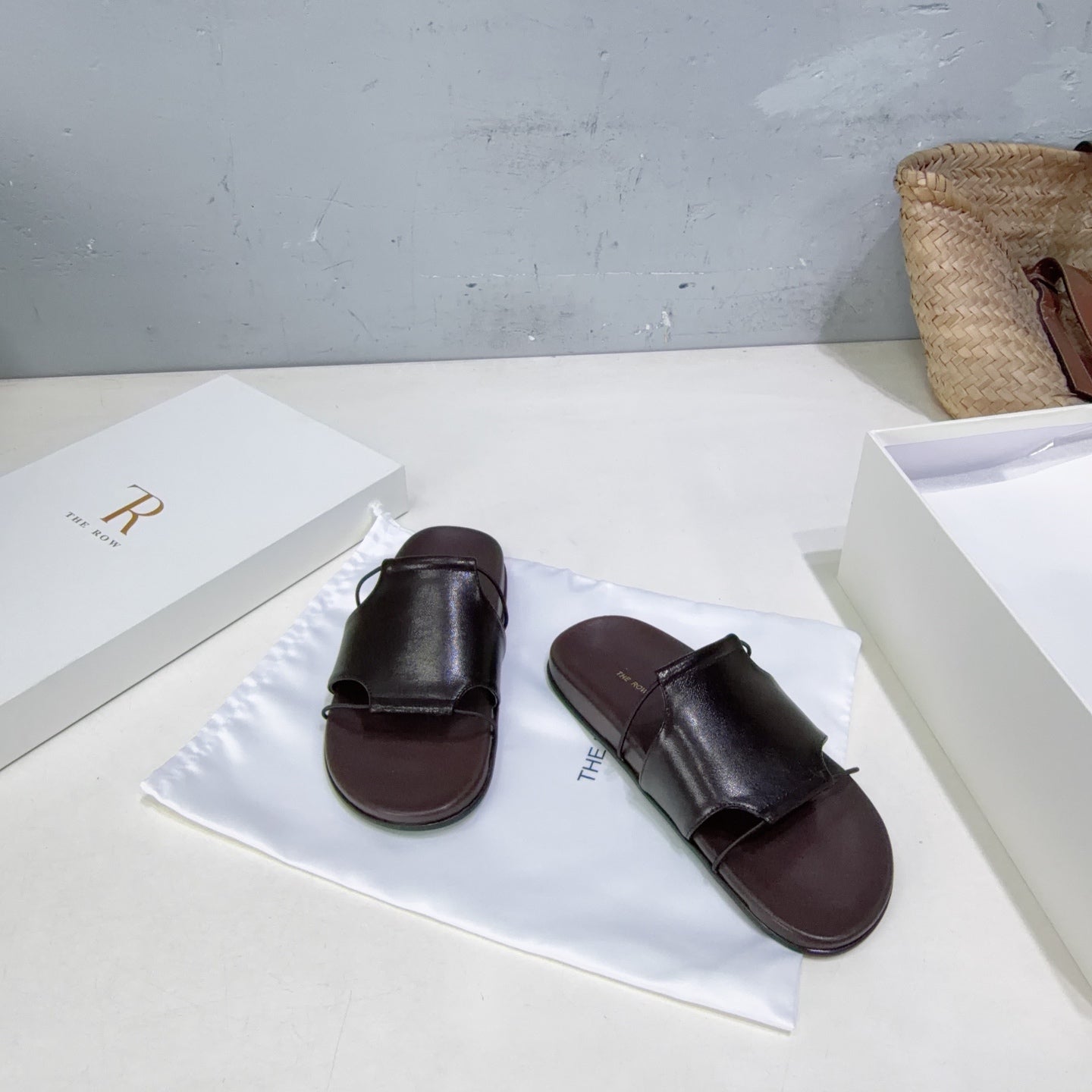 THE ROW 26S STRAP SLIDES IN DARK BROWN CALFSKIN