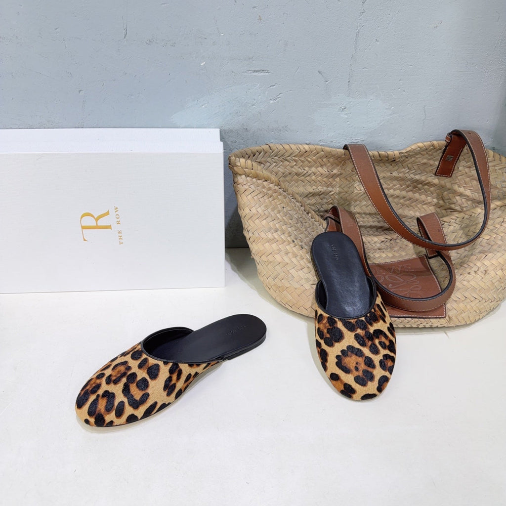 THE ROW 26S ROUND TOE MULE FLATS IN LEOPARD PRINT CALF HAIR CALFSKIN
