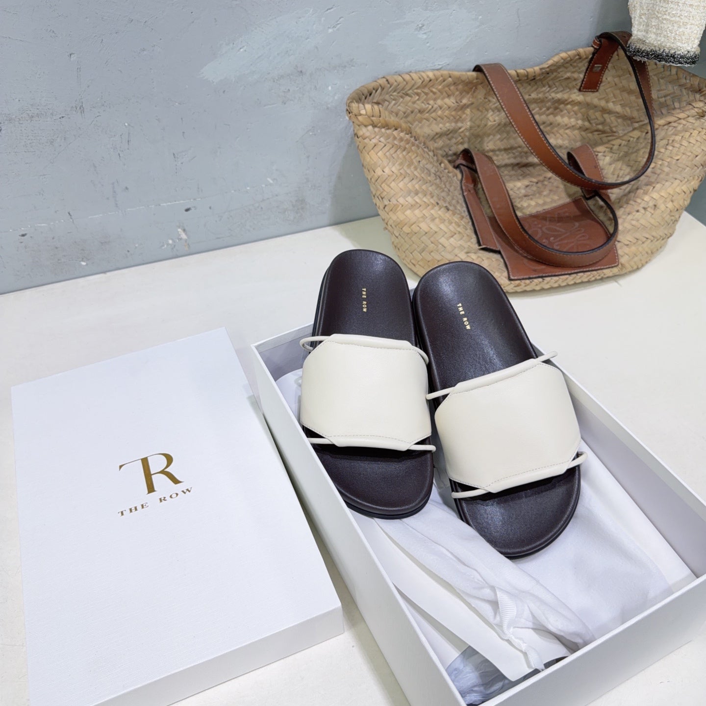THE ROW 26S STRAP SLIDES IN WHITE CALFSKIN