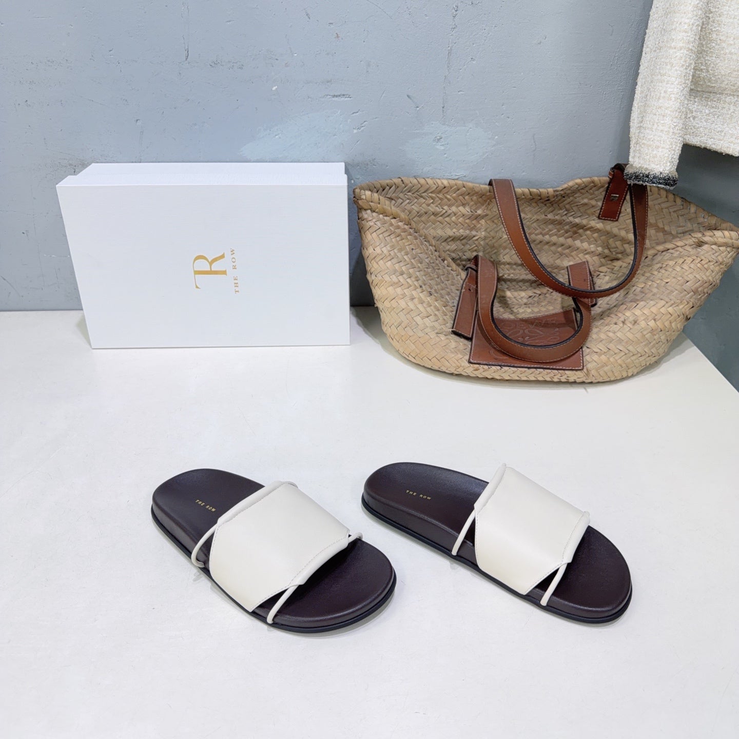 THE ROW 26S STRAP SLIDES IN WHITE CALFSKIN
