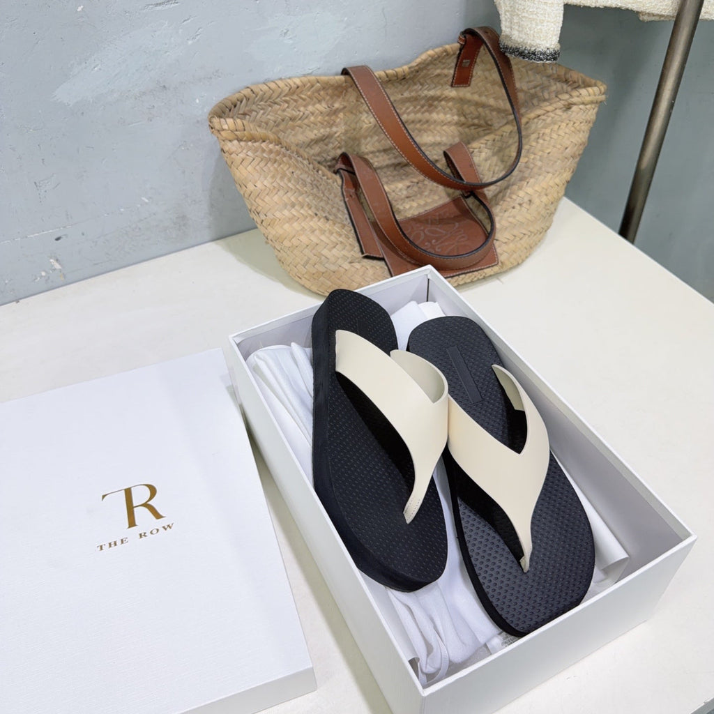 THE ROW 26S THONG SANDALS IN BLACK RUBBER  WITH WHITE STRAPS CALFSKIN