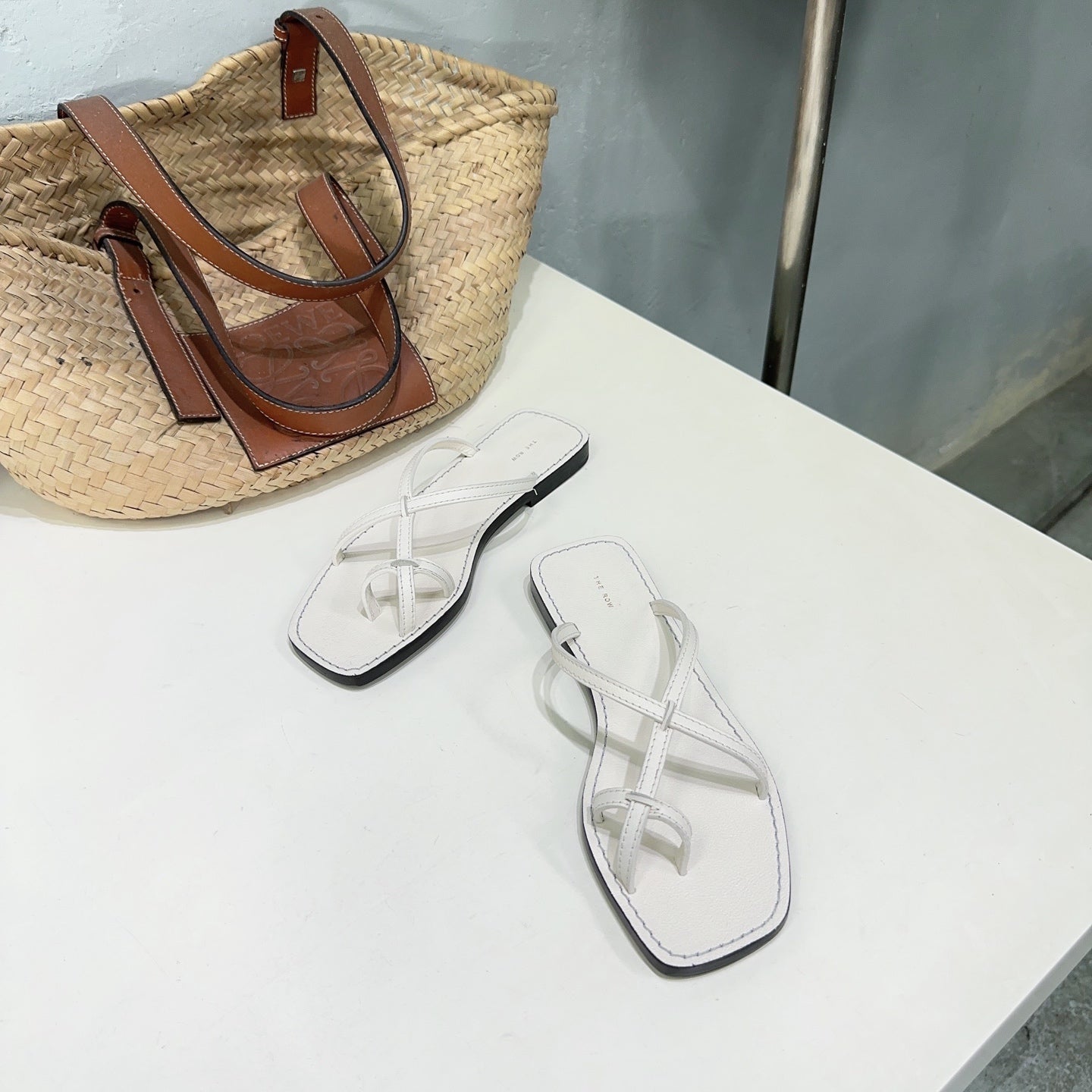 THE ROW 26S FLAT SANDALS IN WHITE CALFSKIN