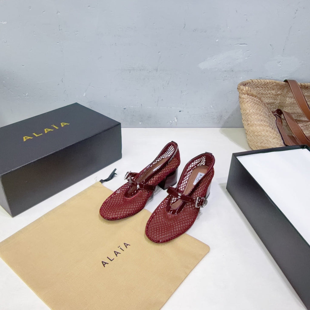 ALAIA 26S HIGH-HEEL MARY JANES 50 MM IN DARK RED WOVEN MESH