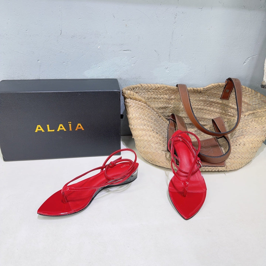 ALAIA 26S THONG SANDALS IN RED CALFSKIN