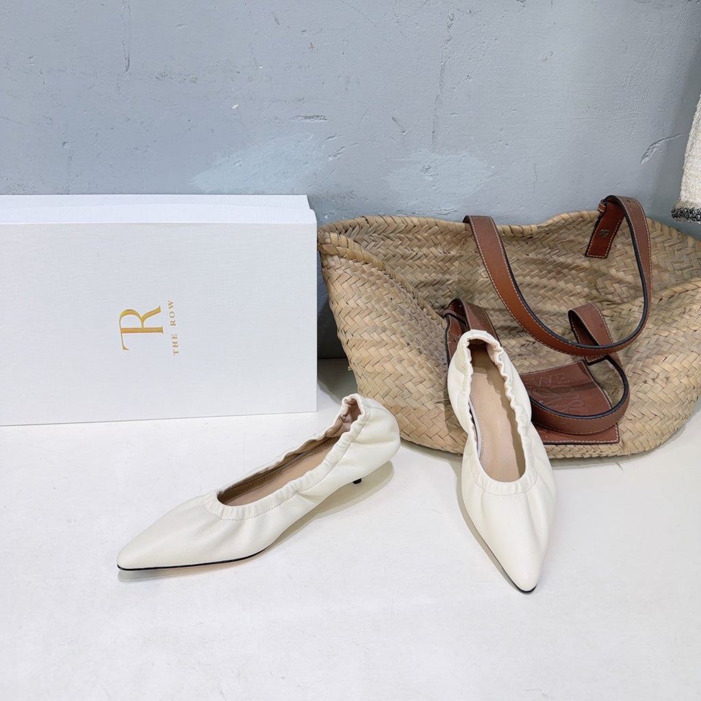 THE ROW 26S POINTED KITTEN HEEL PUMPS 35MM IN IVORY WHITE CALFSKIN