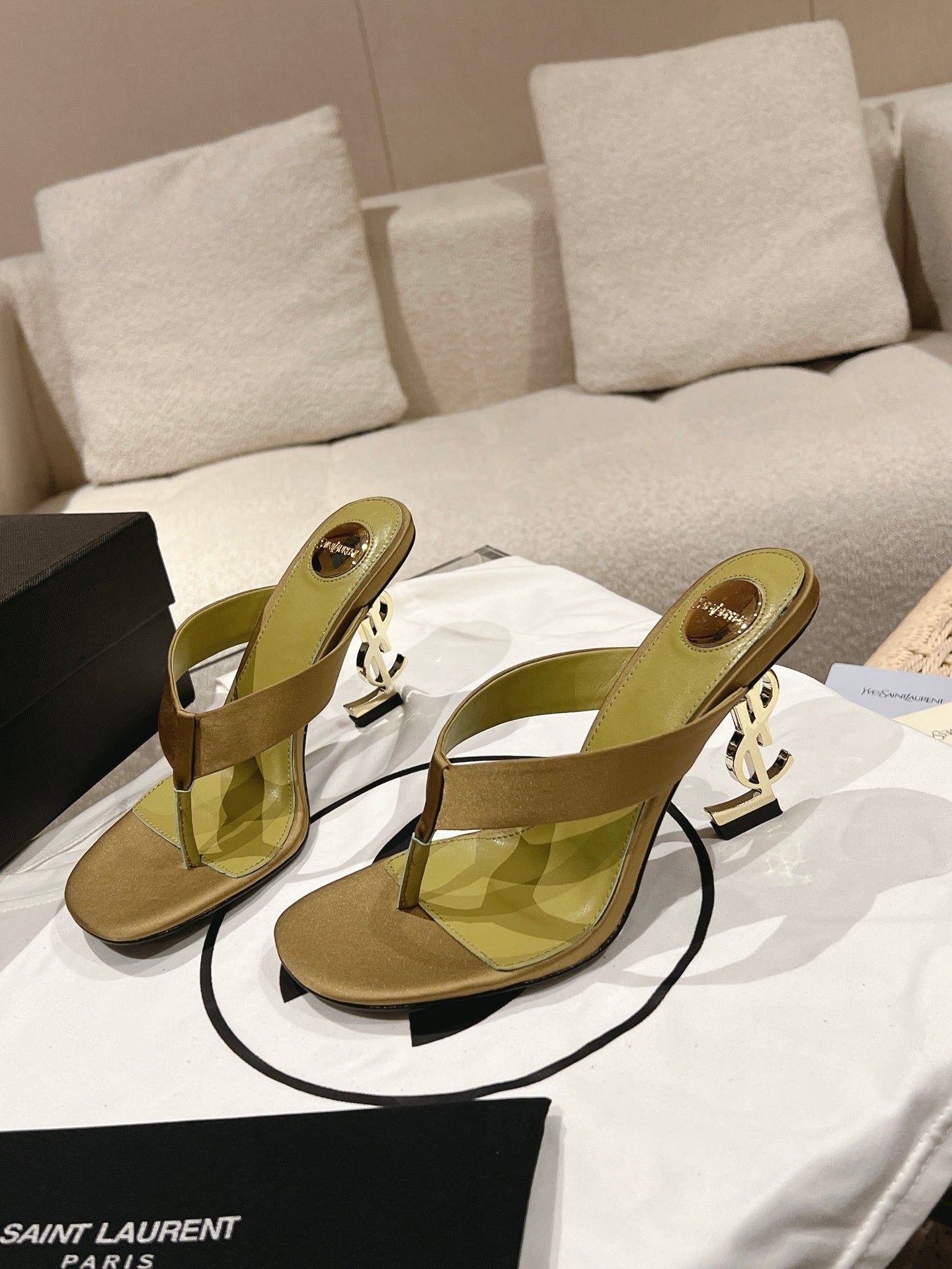 YSL 26S HEELED THONG SANDALS 85 MM IN MOSS GREEN SATIN