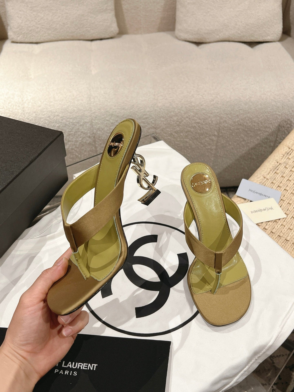 YSL 26S HEELED THONG SANDALS 85 MM IN MOSS GREEN SATIN