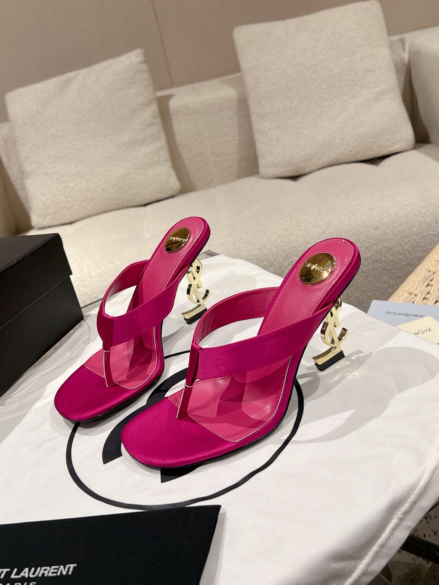 YSL 26S HEELED THONG SANDALS 85 MM IN DARK PINK SATIN