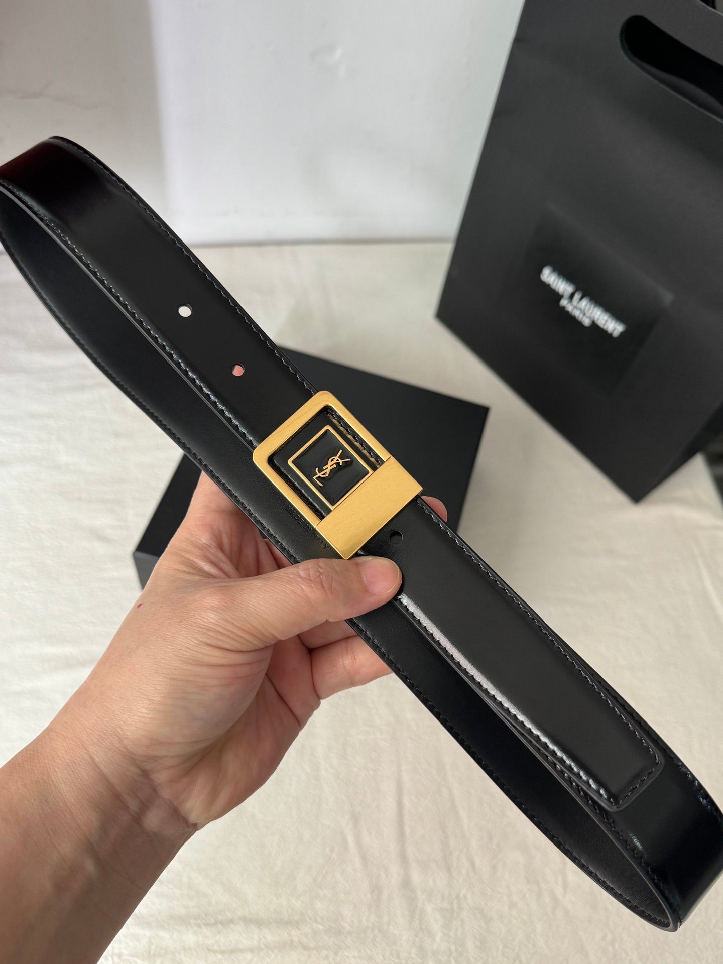 SL 25MM BELT IN BLACK CALFSKIN GOLD HARDWARE 456477
