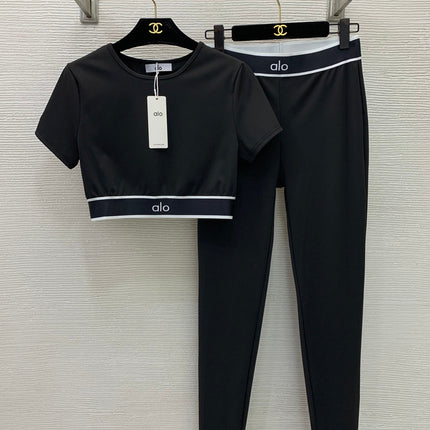 ALO 26S SHORT-SLEEVE CROP TOP & LEGGINGS SET 276