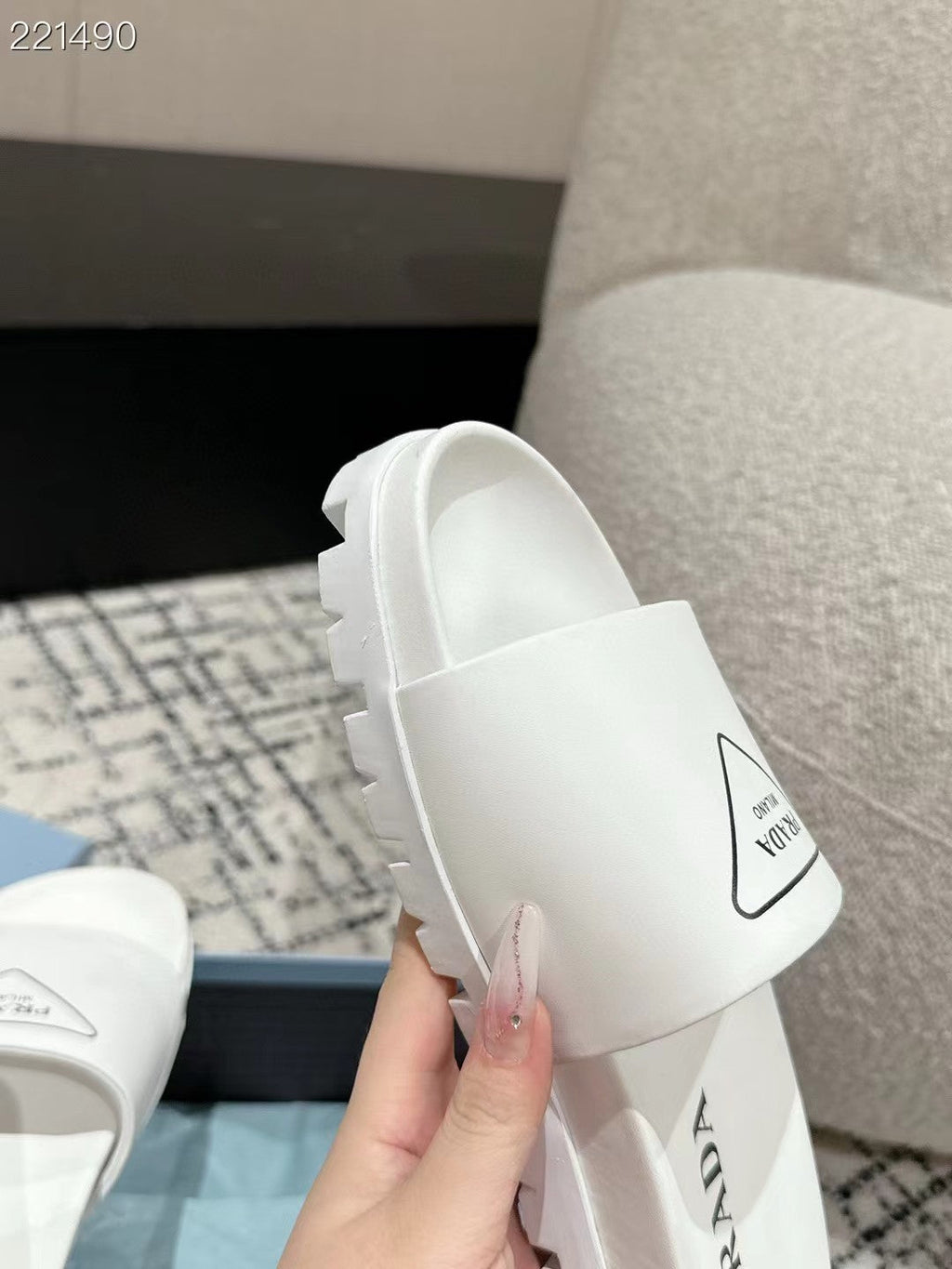PRADA 25S RUBBER SLIDE IN WHITE CALFSKIN WITH LOGO