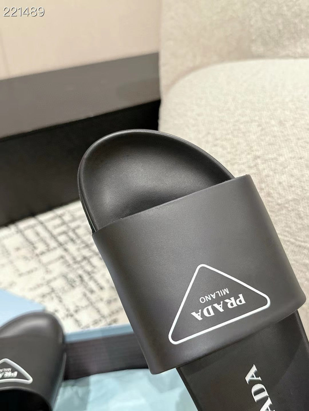 PRADA 25S RUBBER SLIDE IN BLACK CALFSKIN WITH LOGO