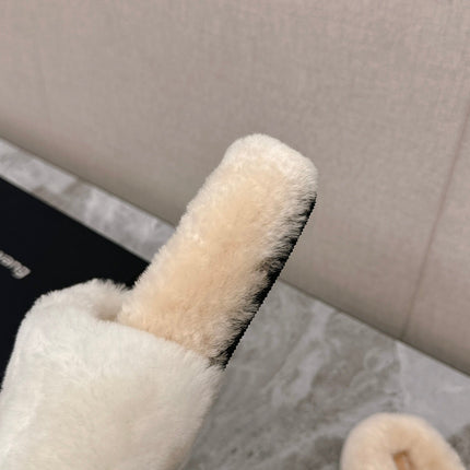 THICK-SOLED SLIPPERS IN WHITE MIX BISQUE BEIGE FLEECE