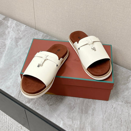 LP 26S LOCK MULE SLIDES IN CREAM WHITE CALFSKIN SILVER HARDWARE