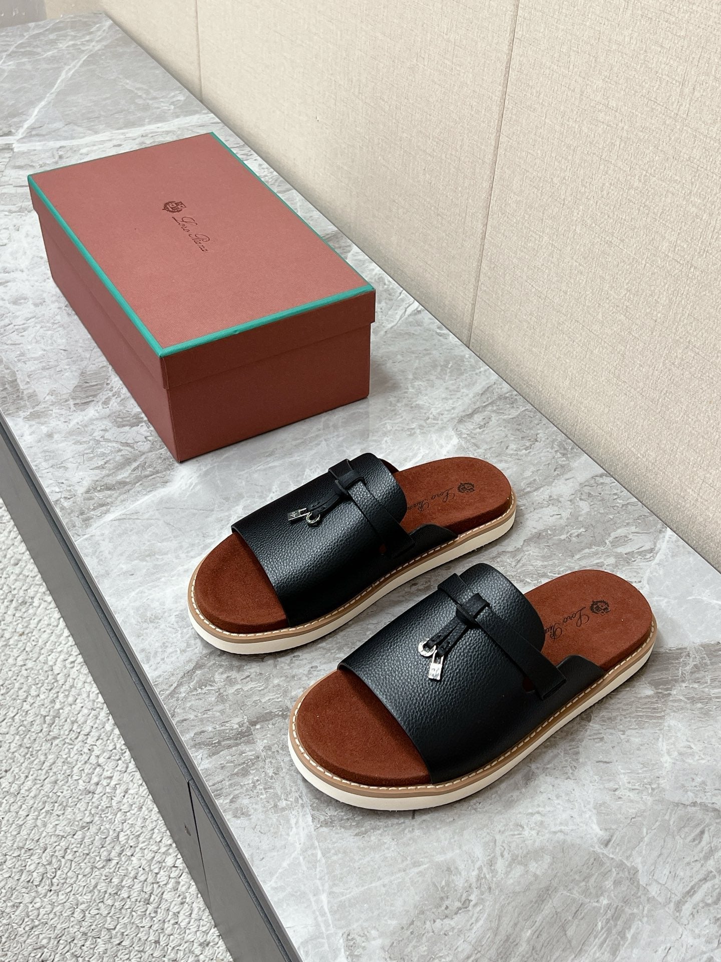 LP 26S LOCK MULE SLIDES IN BLACK GRAINED CALFSKIN SILVER HARDWARE