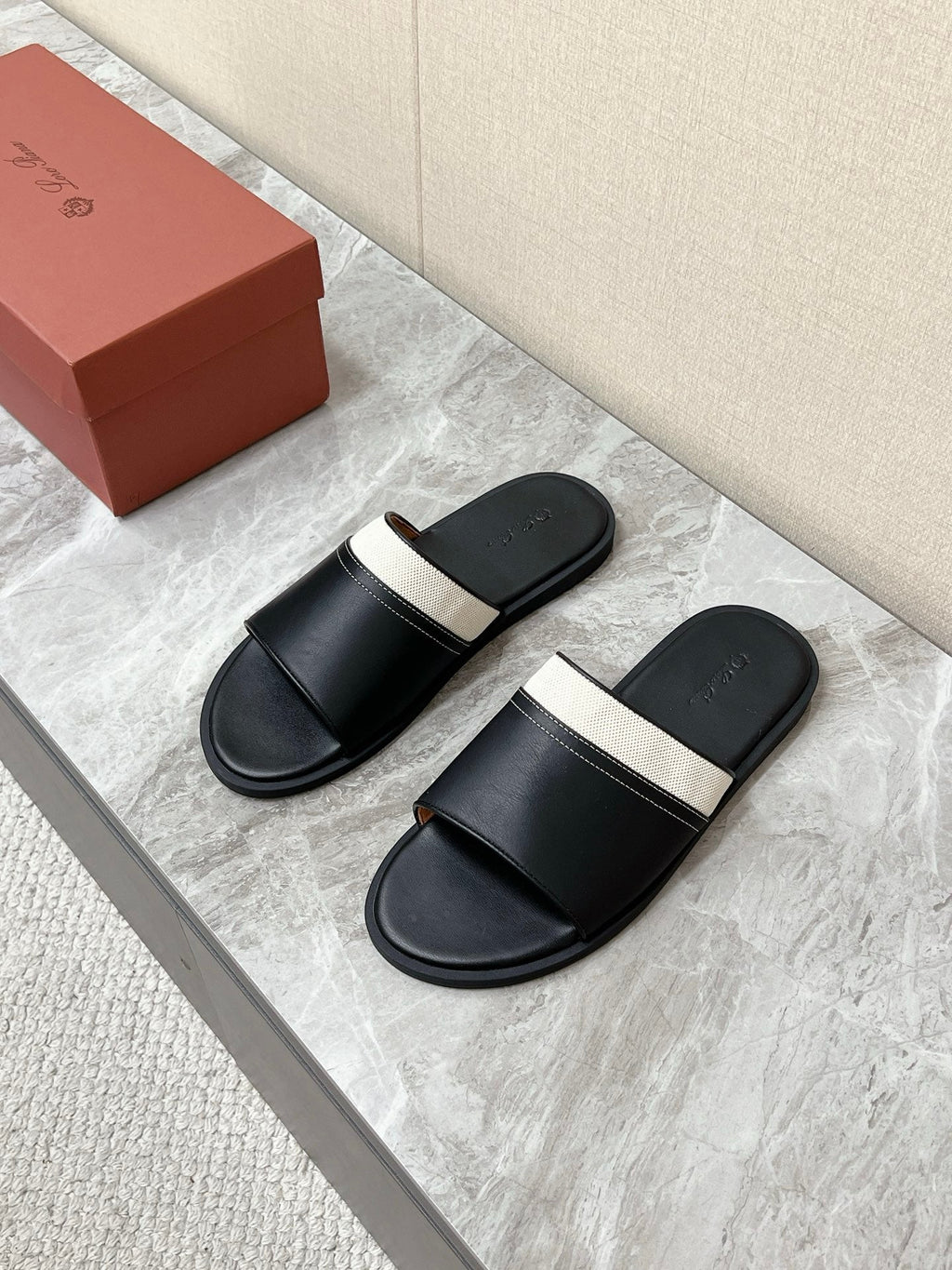 LP 26S SLIDES SANDAL IN BLACK CALFSKIN AND IVORY WHITE CANVAS