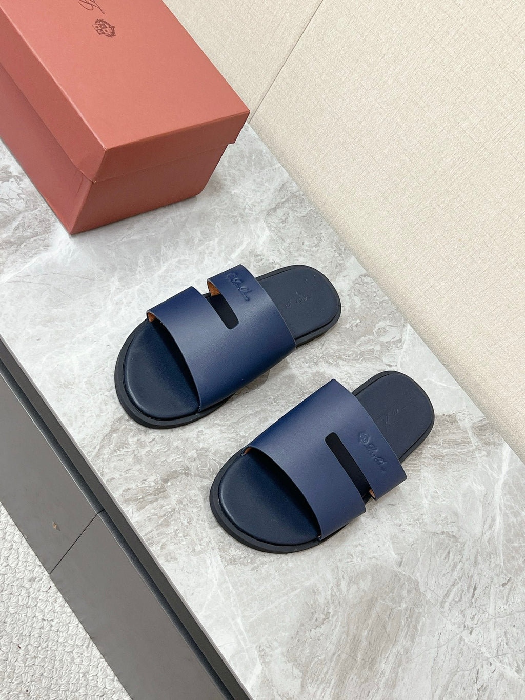 LP 26S CLASSIC H-CUT SLIDES IN NAVY BLUE CALFSKIN